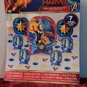 Captain  Marvel Table Decoration  Kit